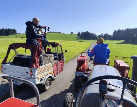 Bild vom Dreh: Expedition in die Heimat: Mit dem Traktor durchs Allgäu